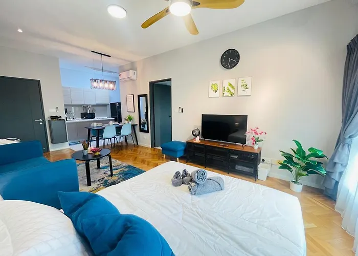 Emira Residence By Aisyieralodgestay