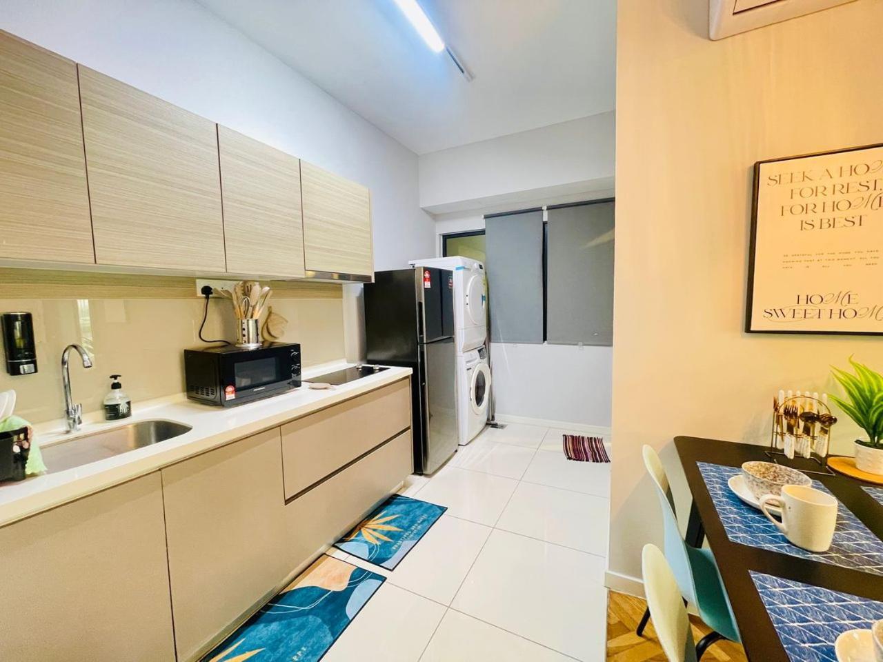 Emira By Aisyieralodgestay Apartment Shah Alam