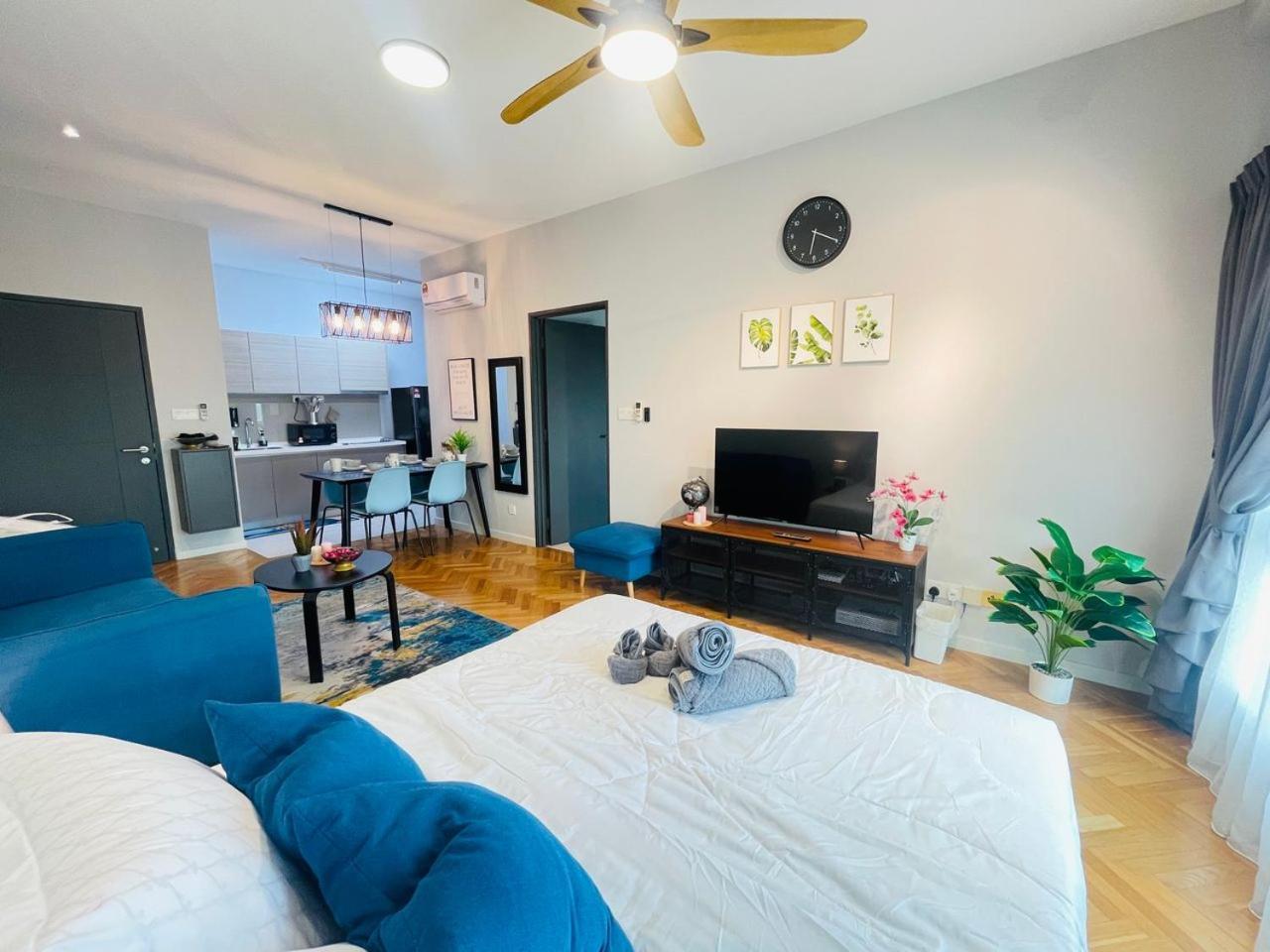 Emira By Aisyieralodgestay Apartment Shah Alam